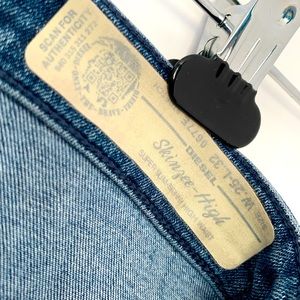 Diesel Blue denim jeans -  Super skinny, high
waist. W-25